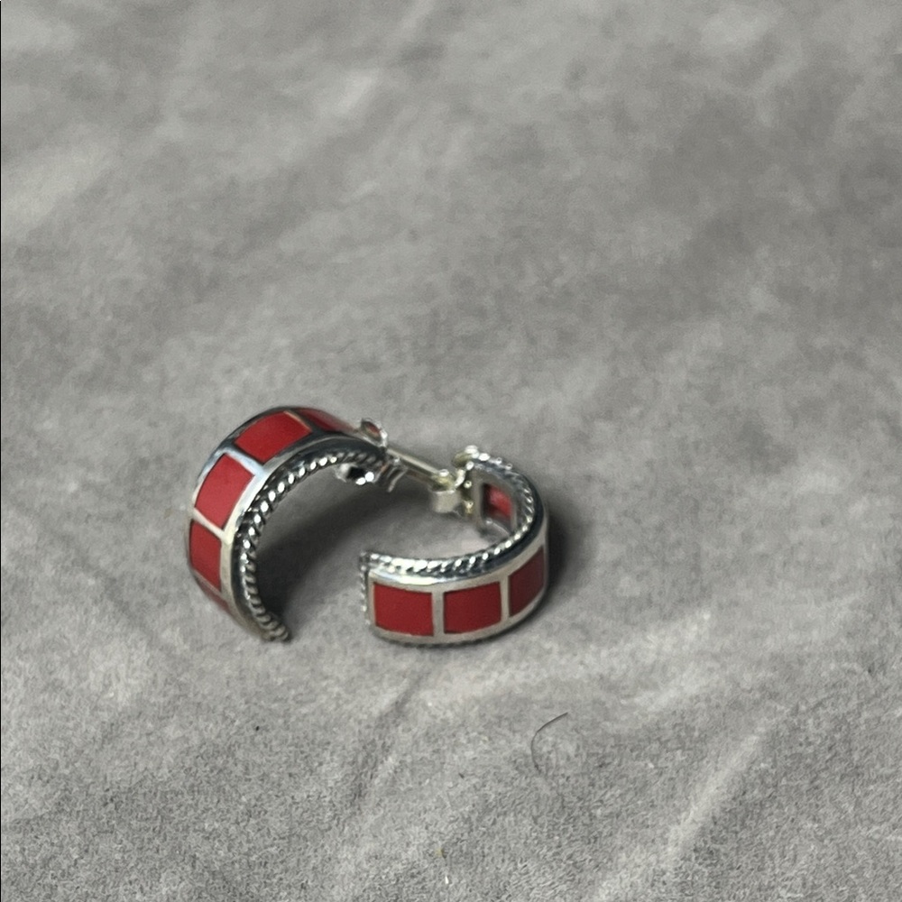 Vtg. Southwestern Inlay Coral Braided J Hoop Earrings